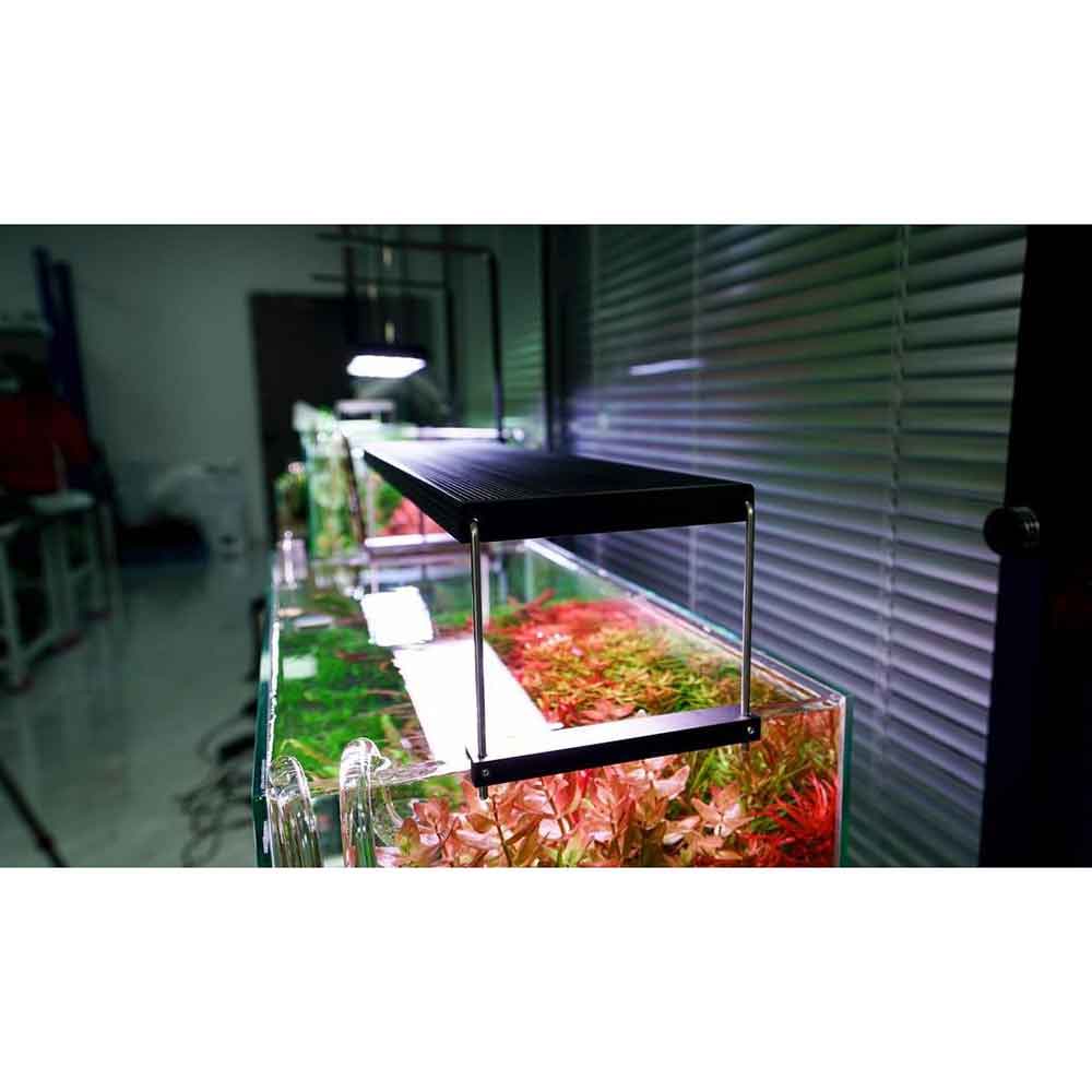 Chihiros WRGB 80 II Pro Plafoniera Led per Acqua dolce Nero 100W da 80 a 100cm